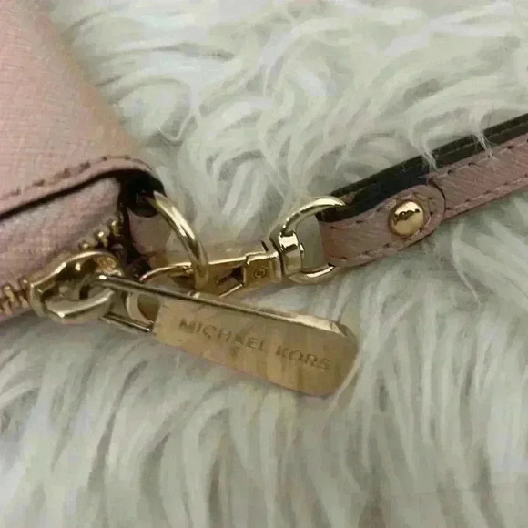 Michael Kors Jet Set Saffiano Leather Wristlet with strap - Picture 6 of 12